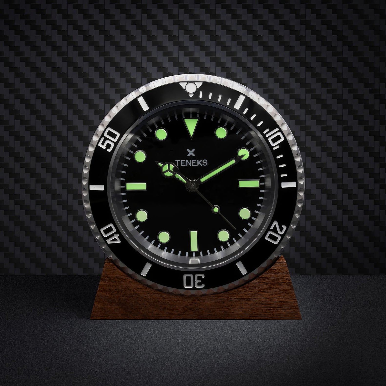 Diver Desk Clock - Black